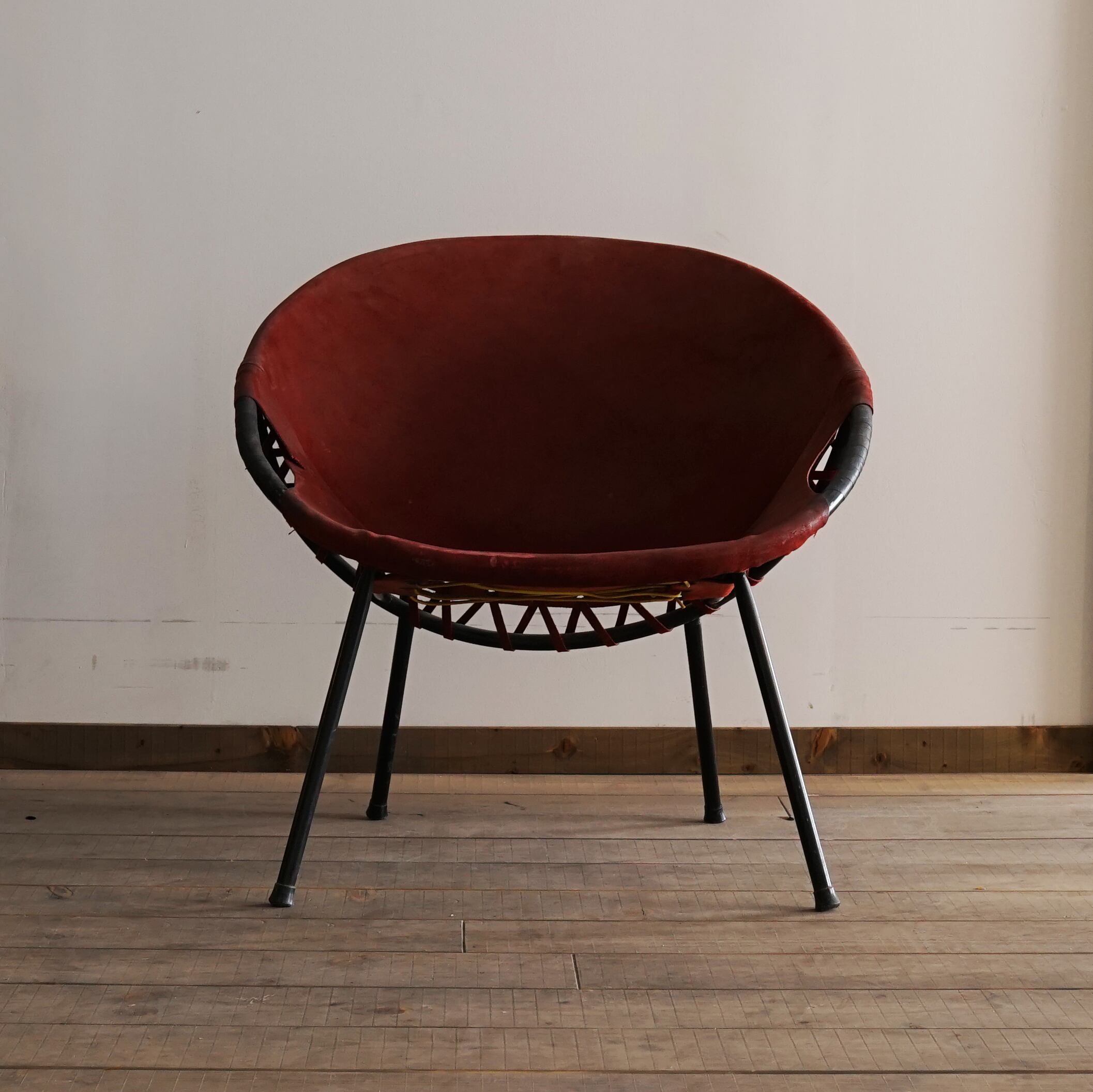 #02-02 Leather chair red