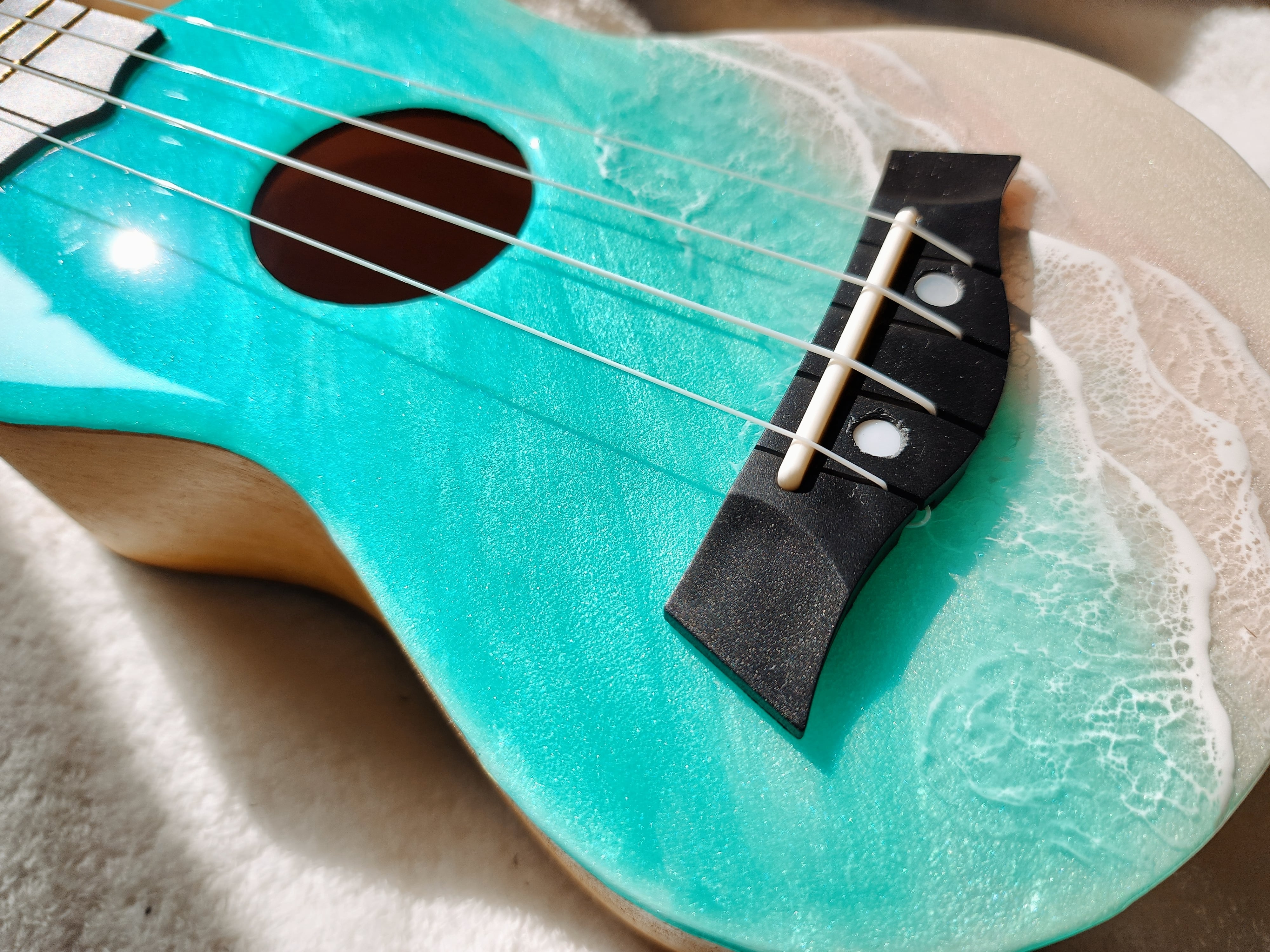 191.オーシャンレジンアート ウクレレ | Leaf Edgez