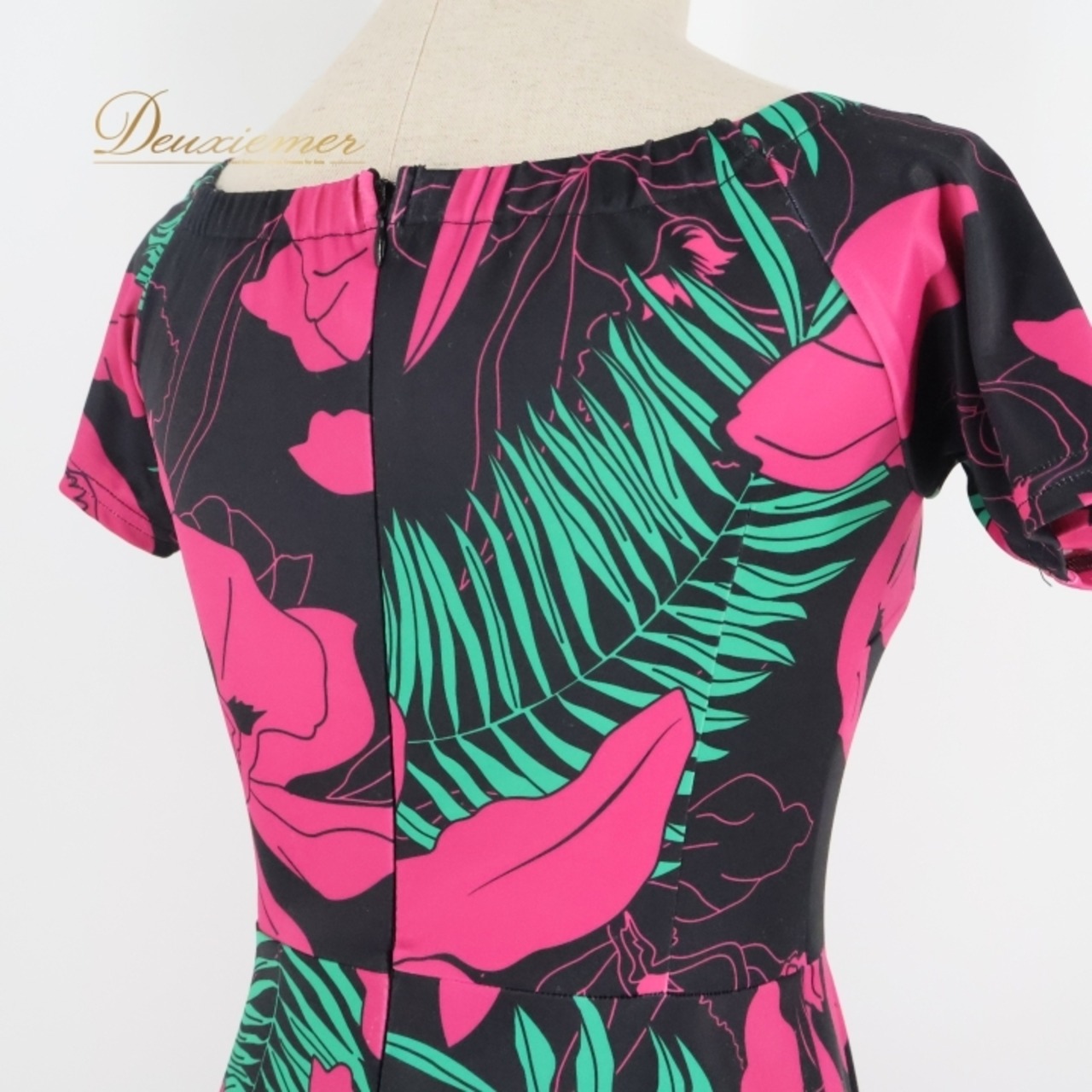 フラダンス 衣装 ワンピース ドレス ブラック系 エムエムジェイ ハワイアンプリント アロハ レッスン 練習 フラ ダンス MMJ 半袖 華やか 鮮やか 上品 大人っぽい かわいい おしゃれ ピンク系 グリーン系 黒 ピンク 緑 フラダンスドレス 薄手 ウェア 大人 女性用 フェスティバル ビーチパーティー ハワイ旅行 リゾート 特別な日 着心地良い