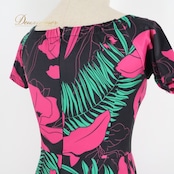 フラダンス 衣装 ワンピース ドレス ブラック系 エムエムジェイ ハワイアンプリント アロハ レッスン 練習 フラ ダンス MMJ 半袖 華やか 鮮やか 上品 大人っぽい かわいい おしゃれ ピンク系 グリーン系 黒 ピンク 緑 フラダンスドレス 薄手 ウェア 大人 女性用 フェスティバル ビーチパーティー ハワイ旅行 リゾート 特別な日 着心地良い