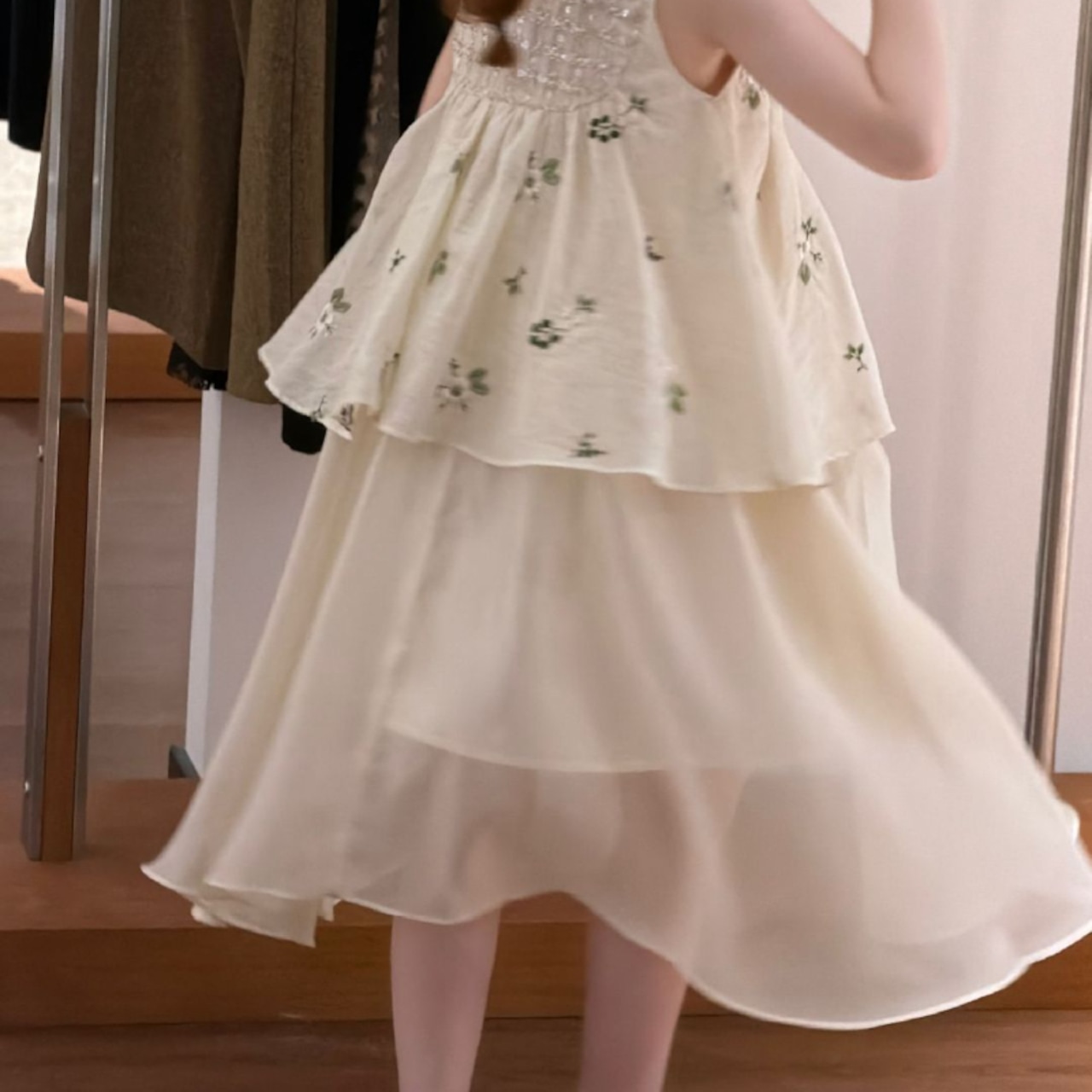 夏花柄刺しゅうビーズワンピース