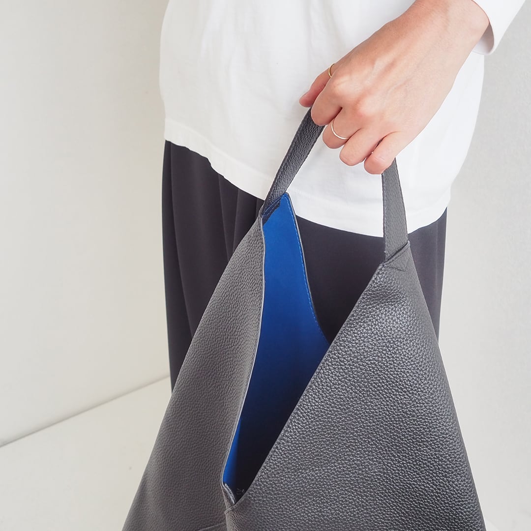 ビッグトライアングルバッグ 撥水 1290 H.62 アッシュソワソンドゥ