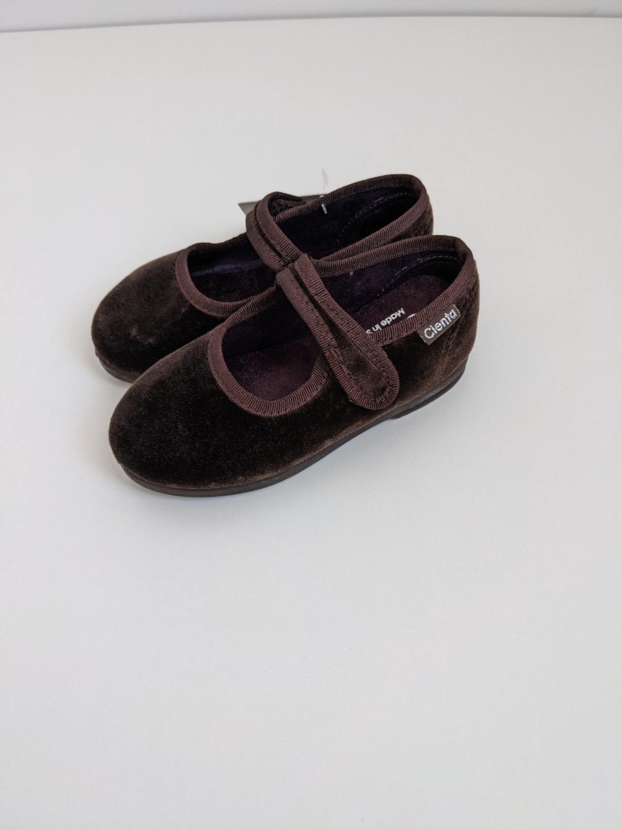 One Strap Velour Shoes - Brown  / Cienta