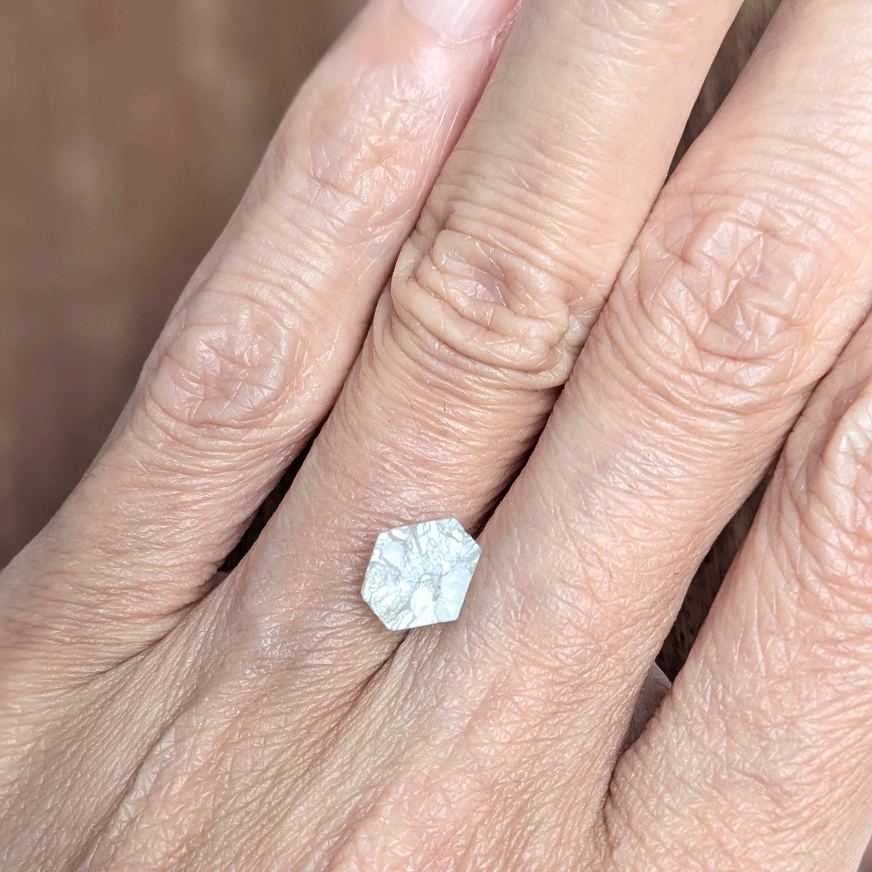サファイア原石 2.13ct 【PRO207733】 | Gem's Subculture サファイア原石 2.13ct 【PRO207733】 | Gem's Subculture
