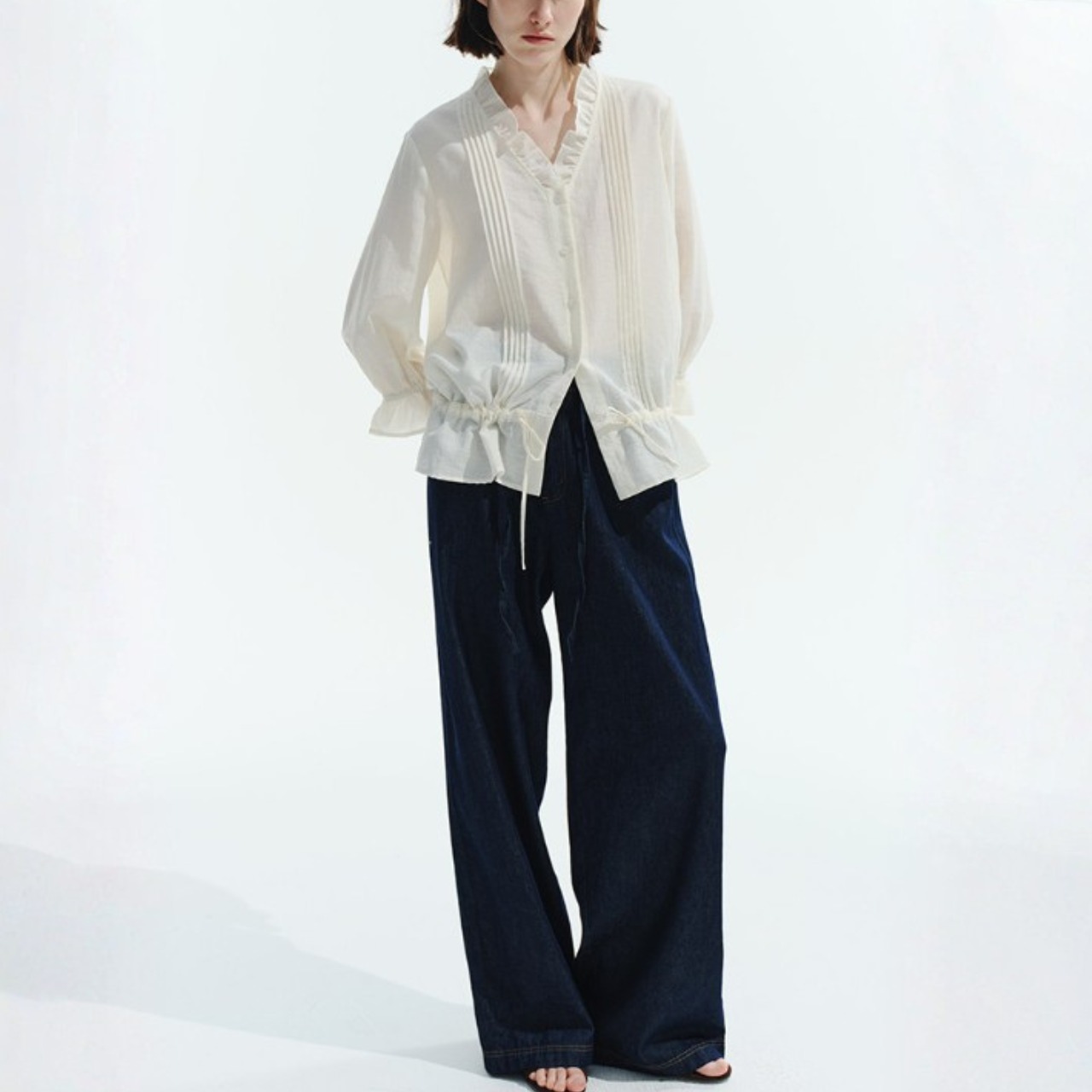 Volant Ivoire Pintuck Blouse F0548