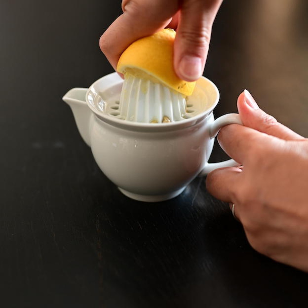 東屋　ジューサー［4573503821329］