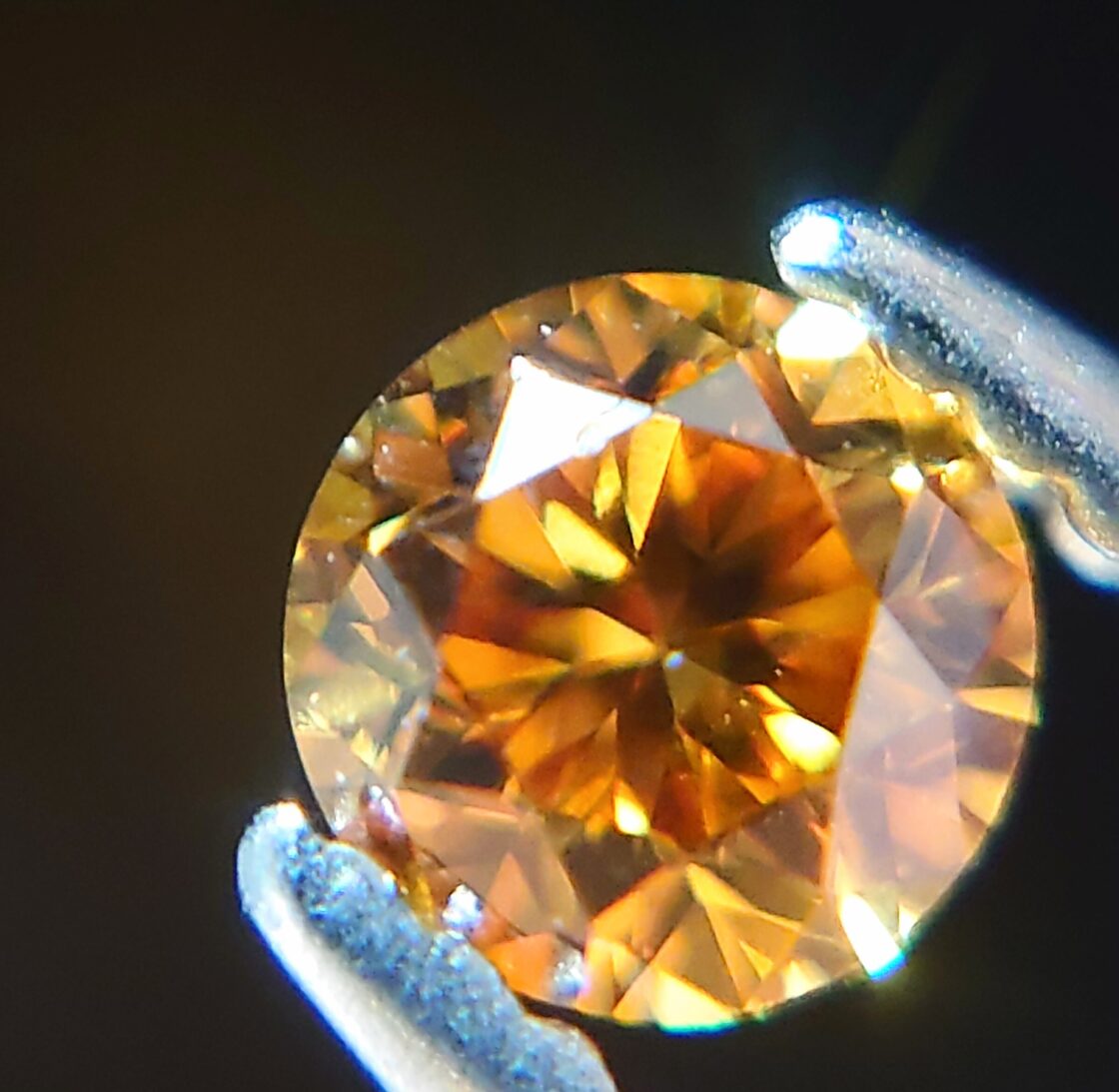 Fancy Deep Yellow Orange 0.100ct 天然オレンジダイヤモンドルース  