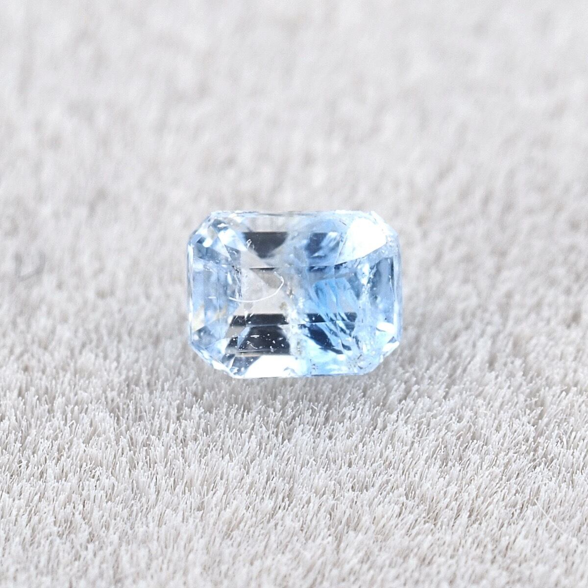 バイカラージェレメジェバイト ルース 0.35ct