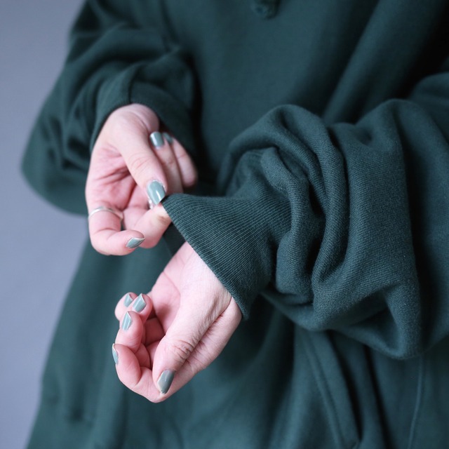 "Champion" deep green color over silhouette reverse wave sweat parka