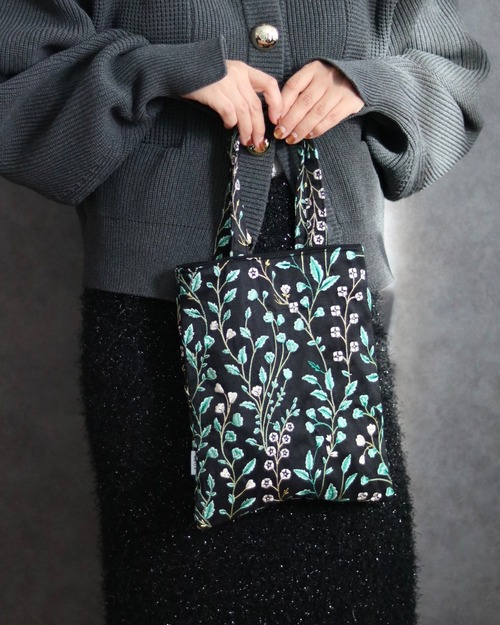 《グリーンの植物たち》インド刺繍ファブリックトートバッグ　
