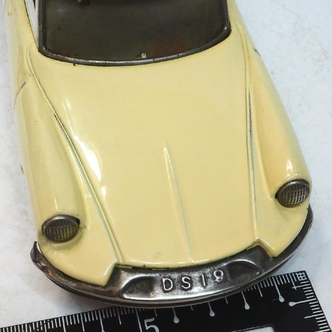 再追加販売 萬代屋【シトロエンDS19ステーションワンゴン赤】tinブリキ