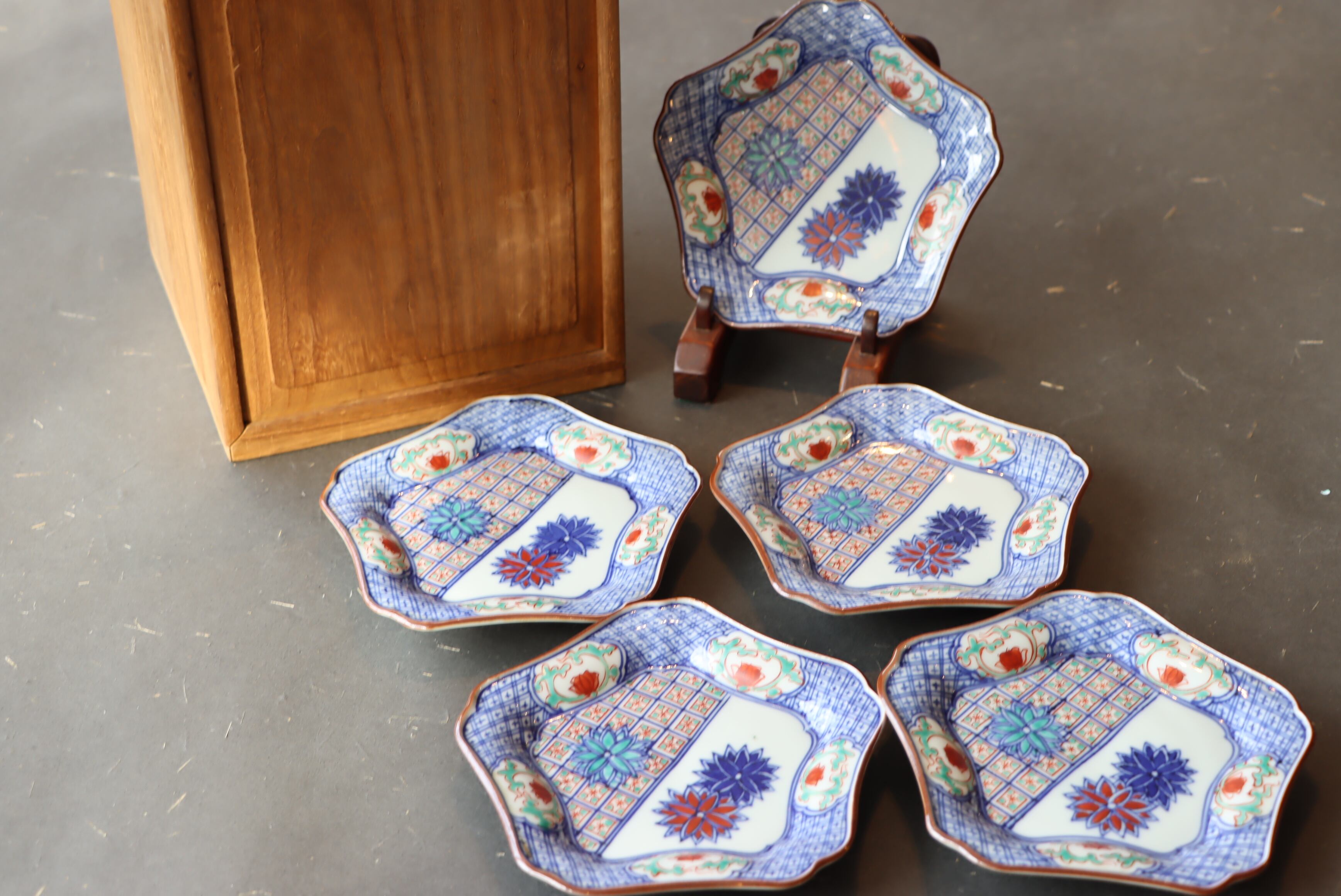 変形皿/Shaped plate | (有)新原美術