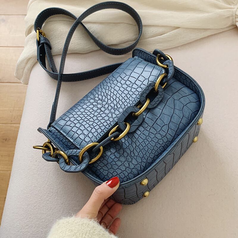 ウエスタンスタイルのセンススモールバッグ女性2020人気のオールマッチメッセンジャーバッグ気質ファッションスモールスクエアバッグの新しい流行バージョン 手作りハンドバック7691934256