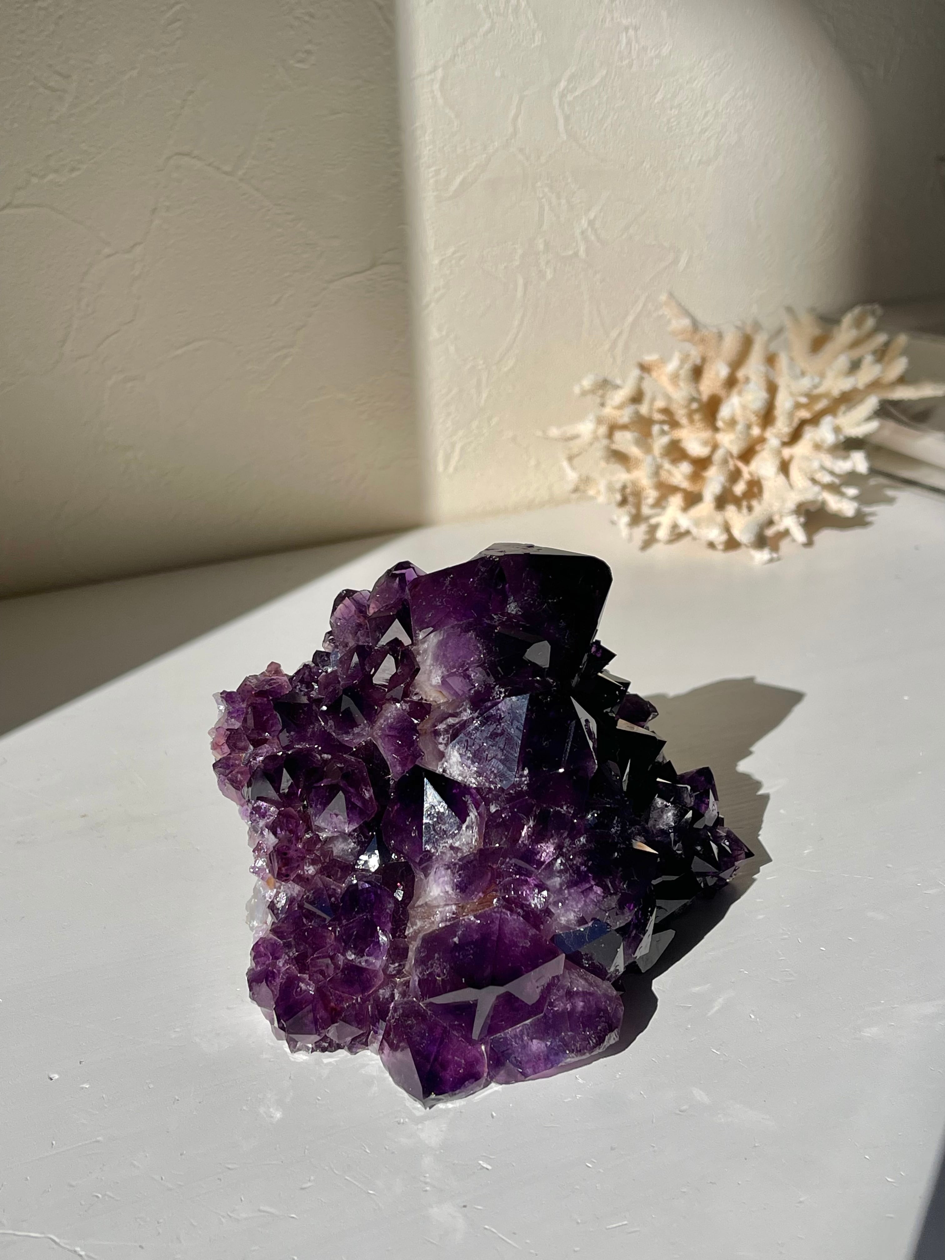 ブラジル産　最高グレード　高波動アメシスト/ Top grade high energy amethyst cluster