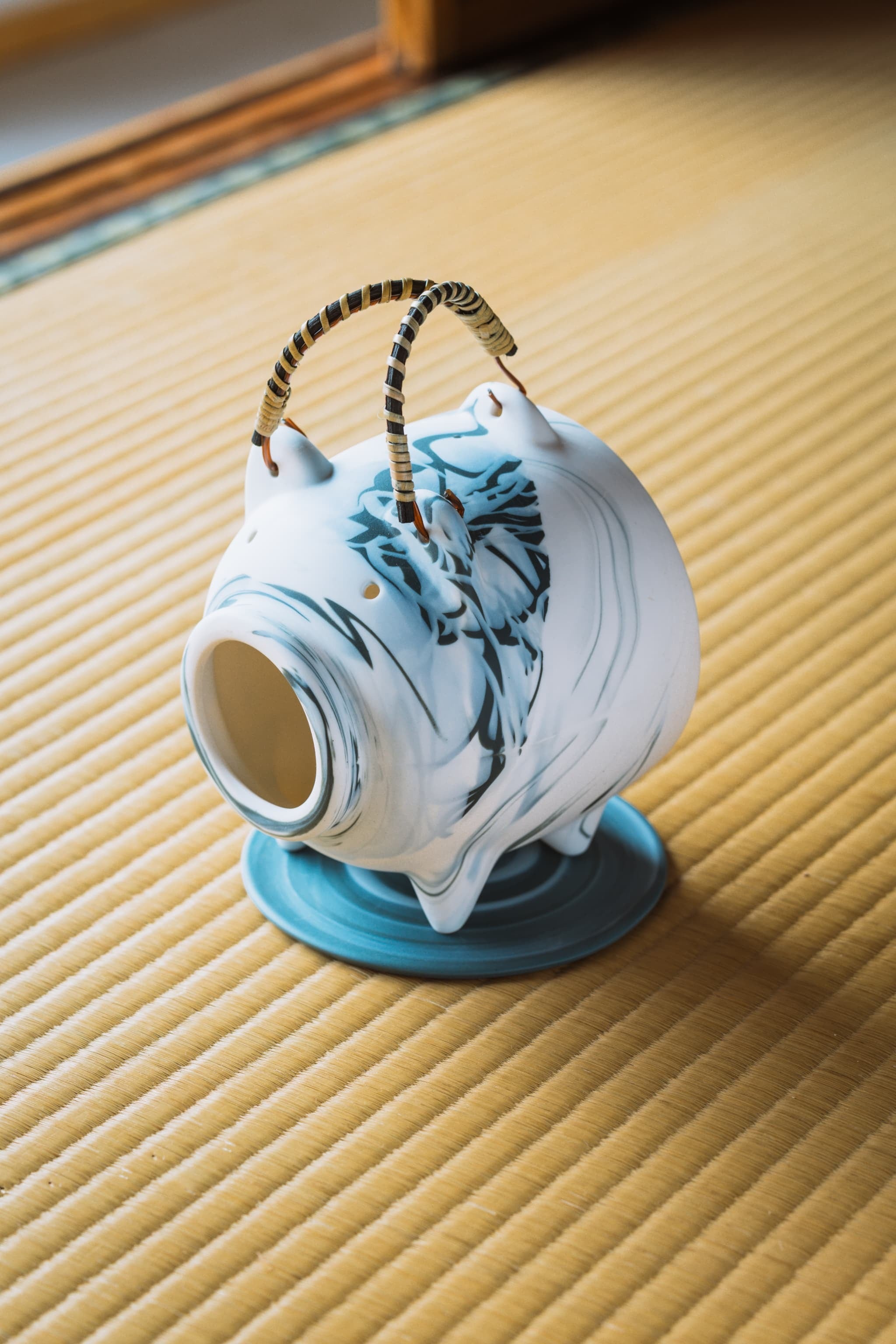 【新着】北川和喜 蚊遣り豚1【高さ20cm 横幅12cm】夏のお供に実用性のあるオブジェ