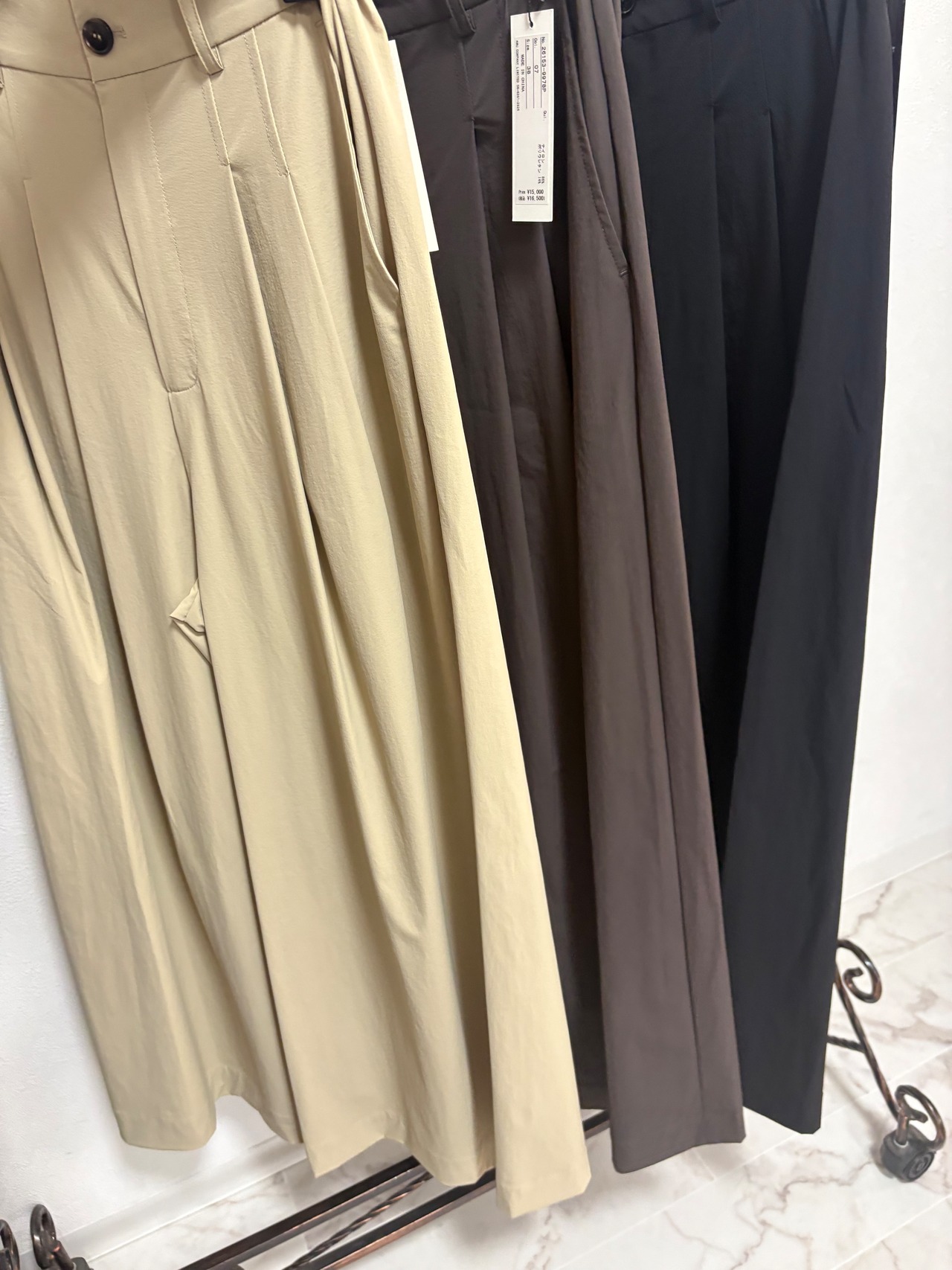 タックバギーパンツ　26153