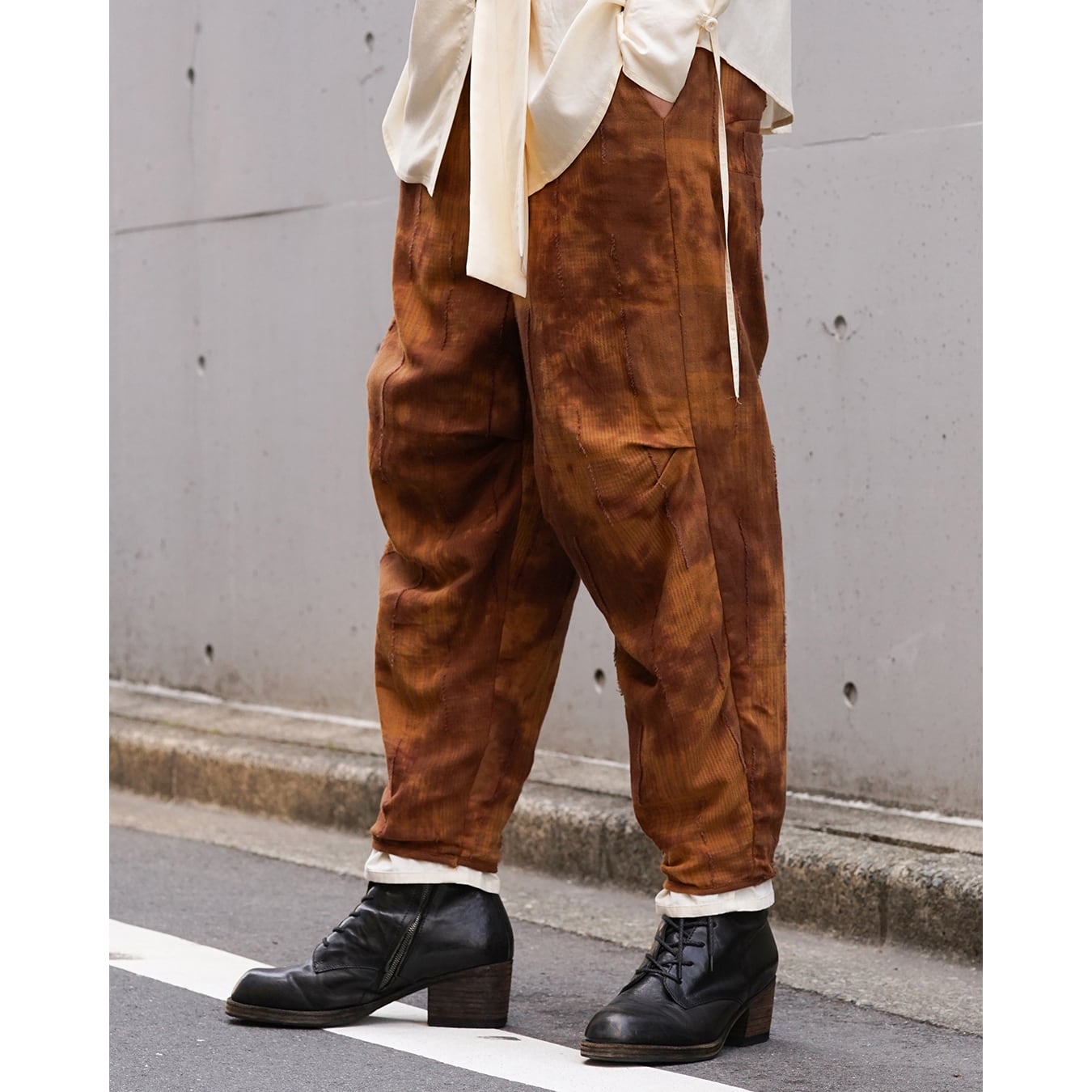 Aleksandr Manamis] (アレクサンダーマナミス) 1261068 FOLD KNEE PANT
