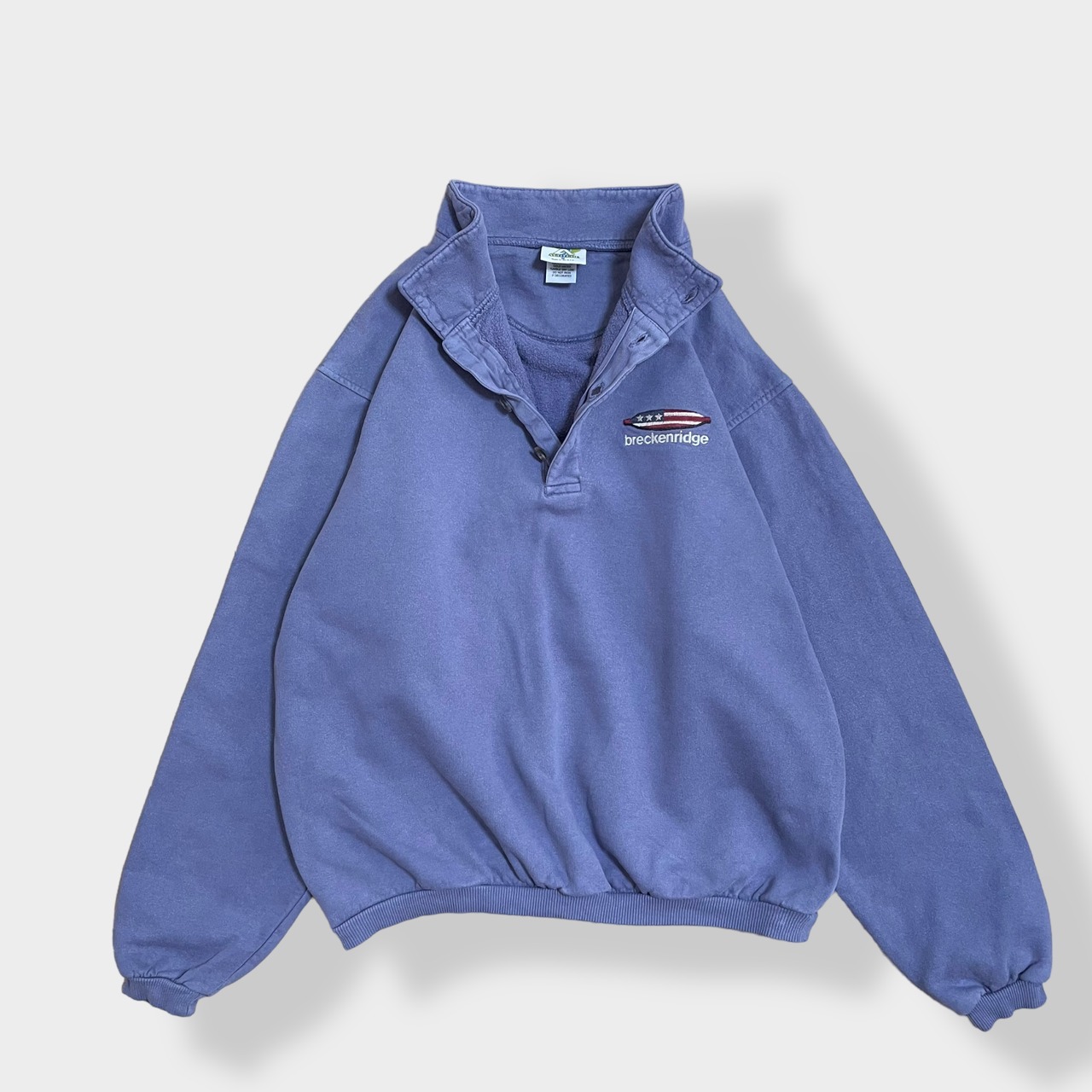 【ATTITUDE】USA製 breckenridge スキーリゾート 刺繍ロゴ ワンポイントロゴ ハーフボタン スウェット トレーナー プルオーバー M ライトパープル くすみカラー US古着