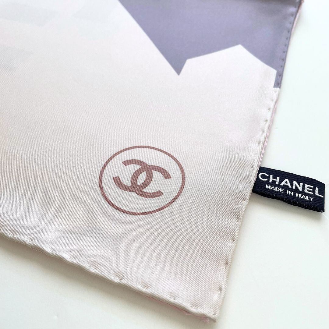 CHANEL】シャネル 大判スカーフ シルク100%(並行輸入品 CHANEL】シャネル 大判スカーフ シルク100%(並行輸入品