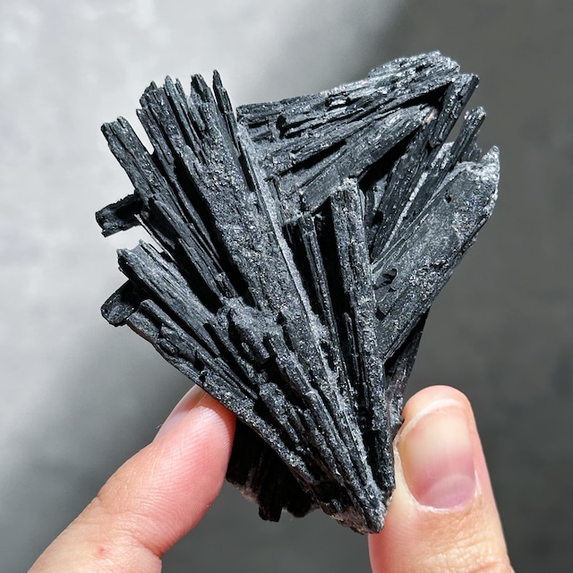 ブラックカイヤナイト 原石15◇ Black Kyanite ◇天然石・鉱物・パワーストーン