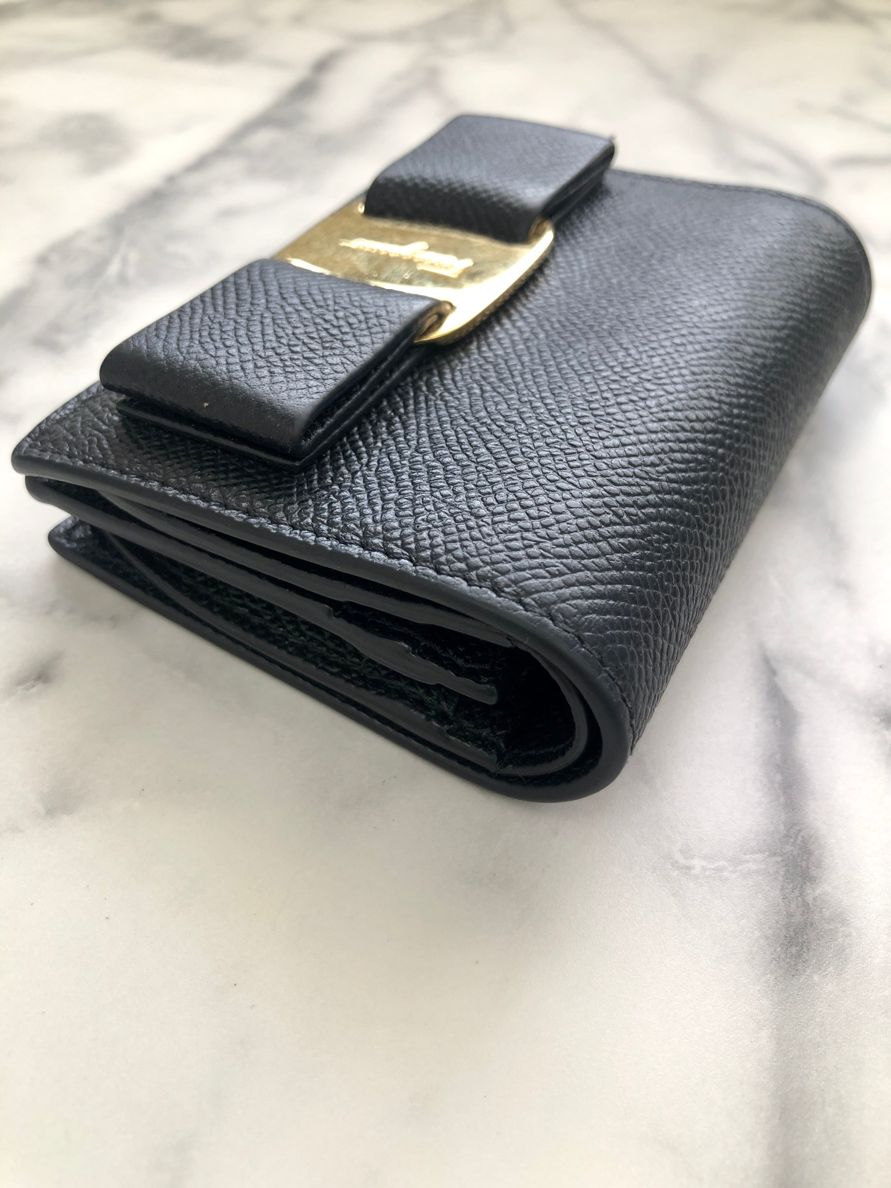 Salvatore Ferragamo サルヴァトーレ フェラガモ ヴァラ 財布 ブラック
