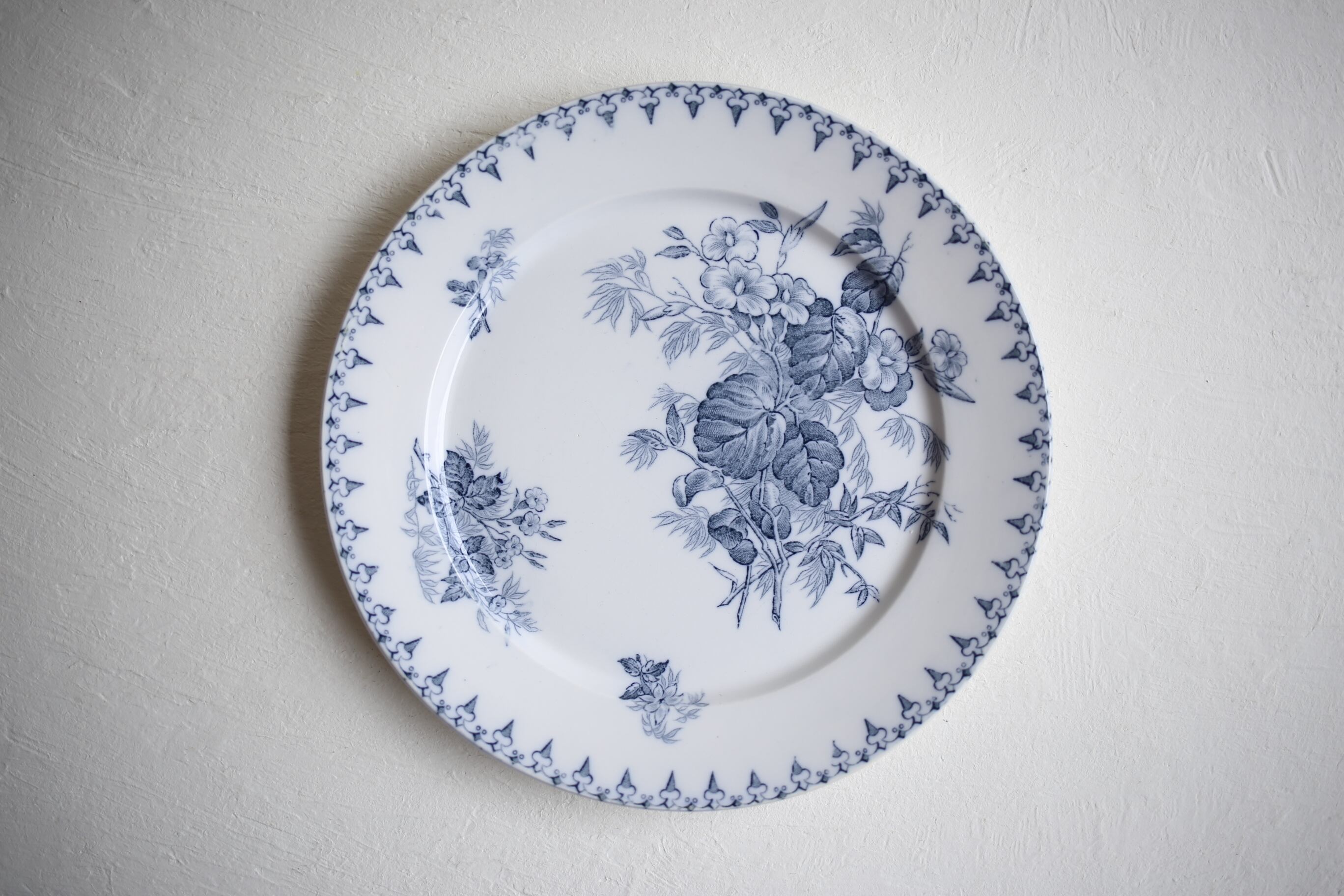 フランス アンティーク U&C SARREGUEMINES サルグミンヌ 『FLORE』平皿 N-01489c