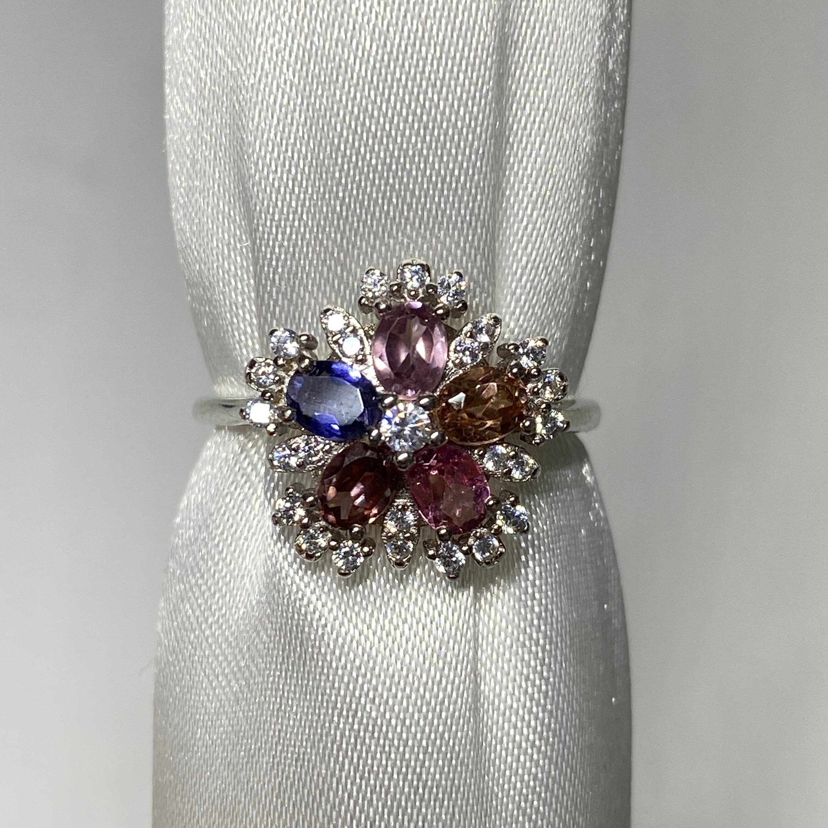 ピンクジルコン・アイオライト