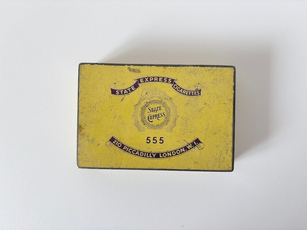 【ENGLAND】タバコの空き缶 "555" / Empty "555" cigarette tin