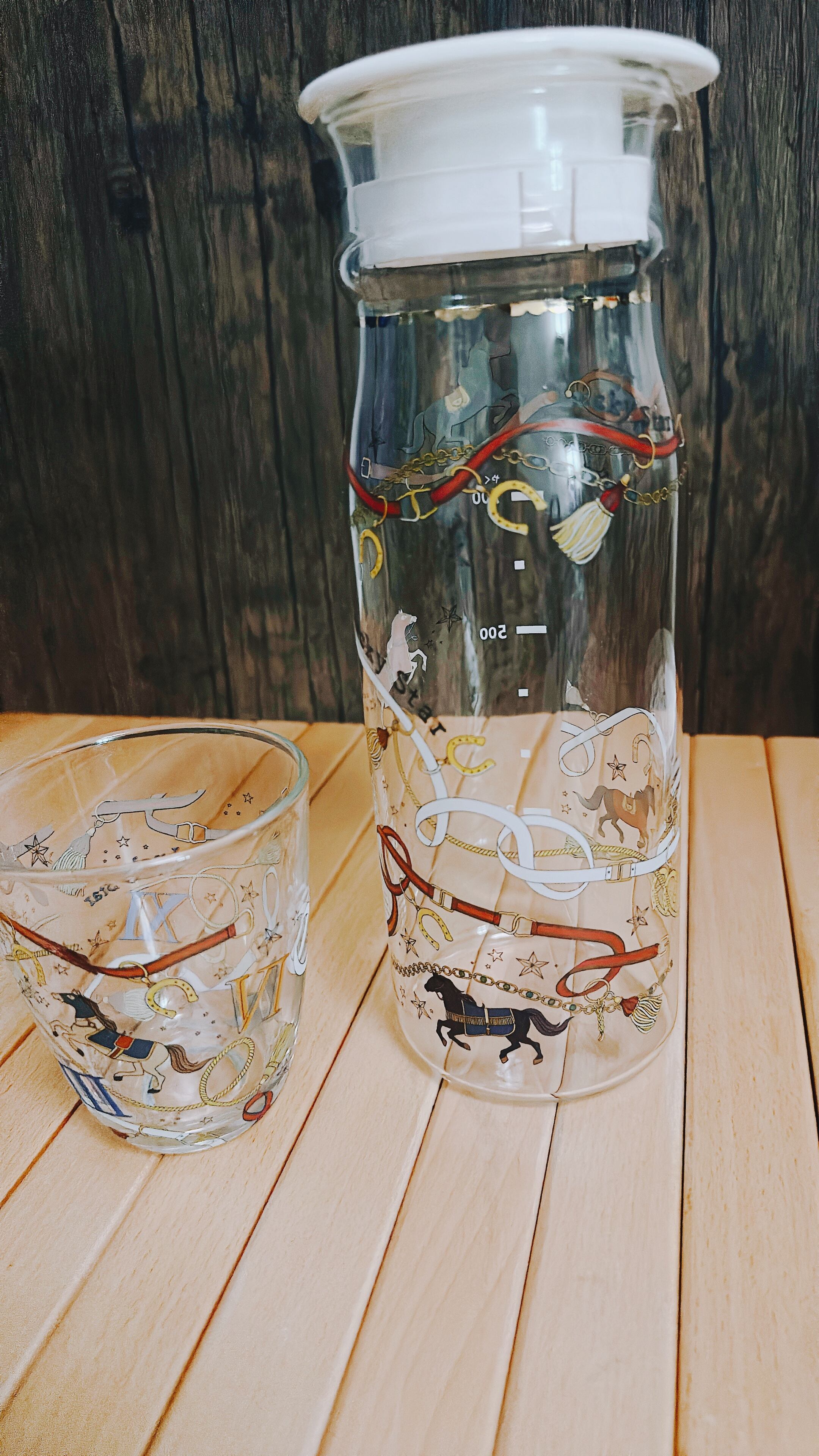 run through horse ガラスピッチャー