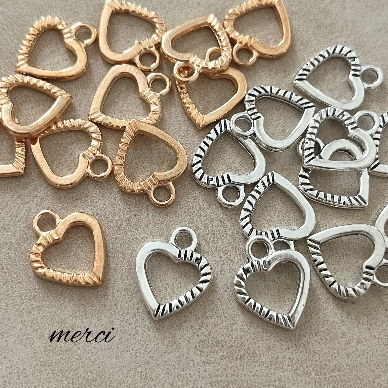 【4個】ハートフレームミニ空枠チャーム