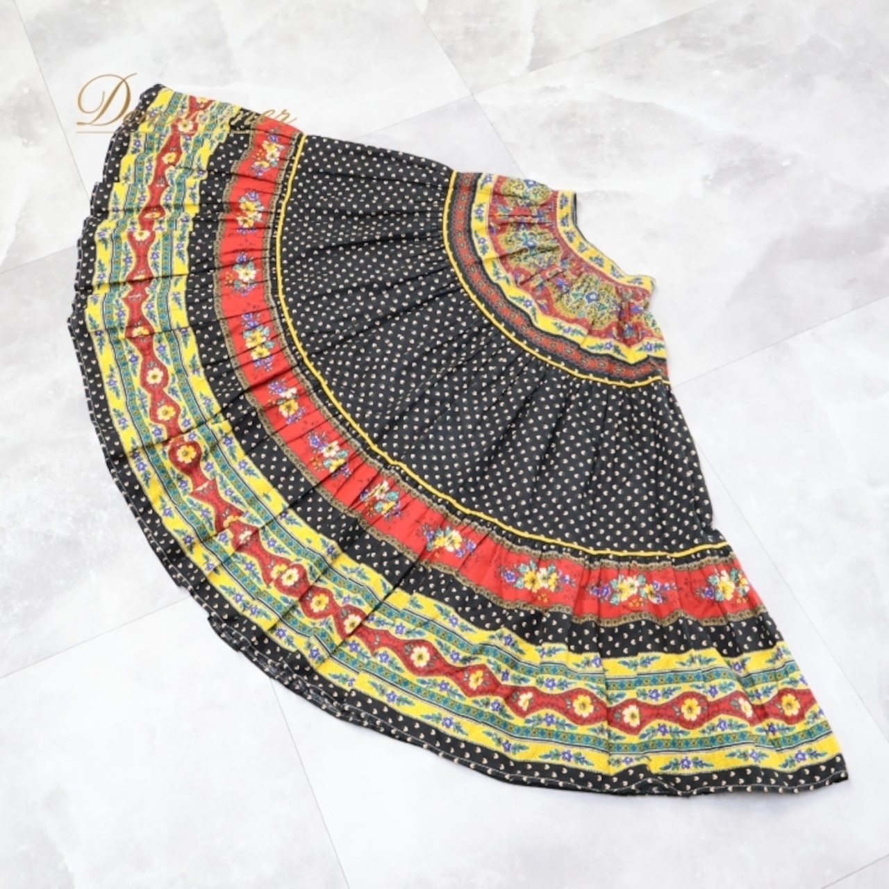 フォークダンス 衣装 スカート ブラック系 花柄 チロリアン チロルスカート 黒 赤 青 黄 緑 練習 レッスン イベント かわいい ダンス衣装 総柄 華やか 目立つ カラフル ふんわり レッド系 イエロー系 ホワイト系 グリーン系