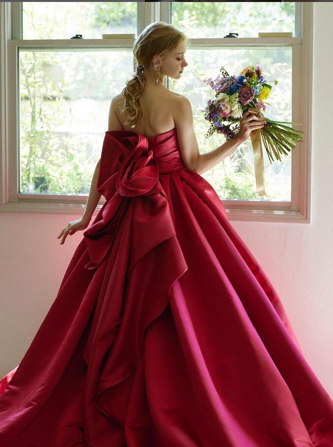 パーティードレス ボルドー色 ベアトップ ふっくら柔らかなバック  