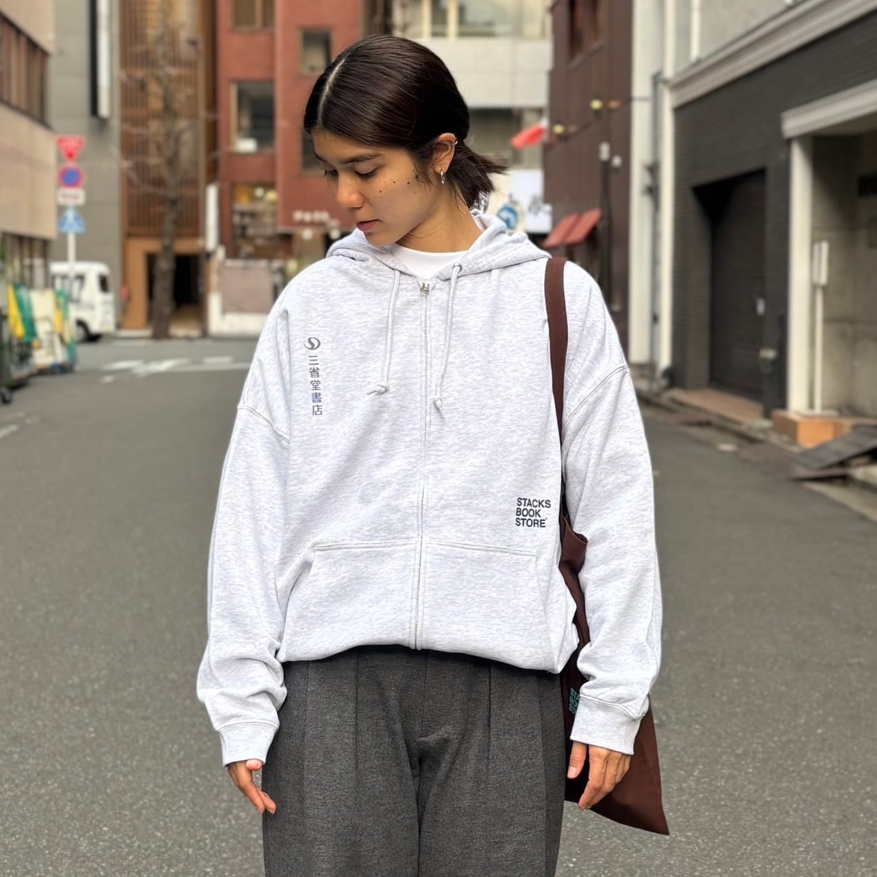 stacks bookstore × 三省堂書店 - SANSEIDO Zip Hoodie | stacks bookstore stacks bookstore × 三省堂書店 - SANSEIDO Zip Hoodie | stacks bookstore