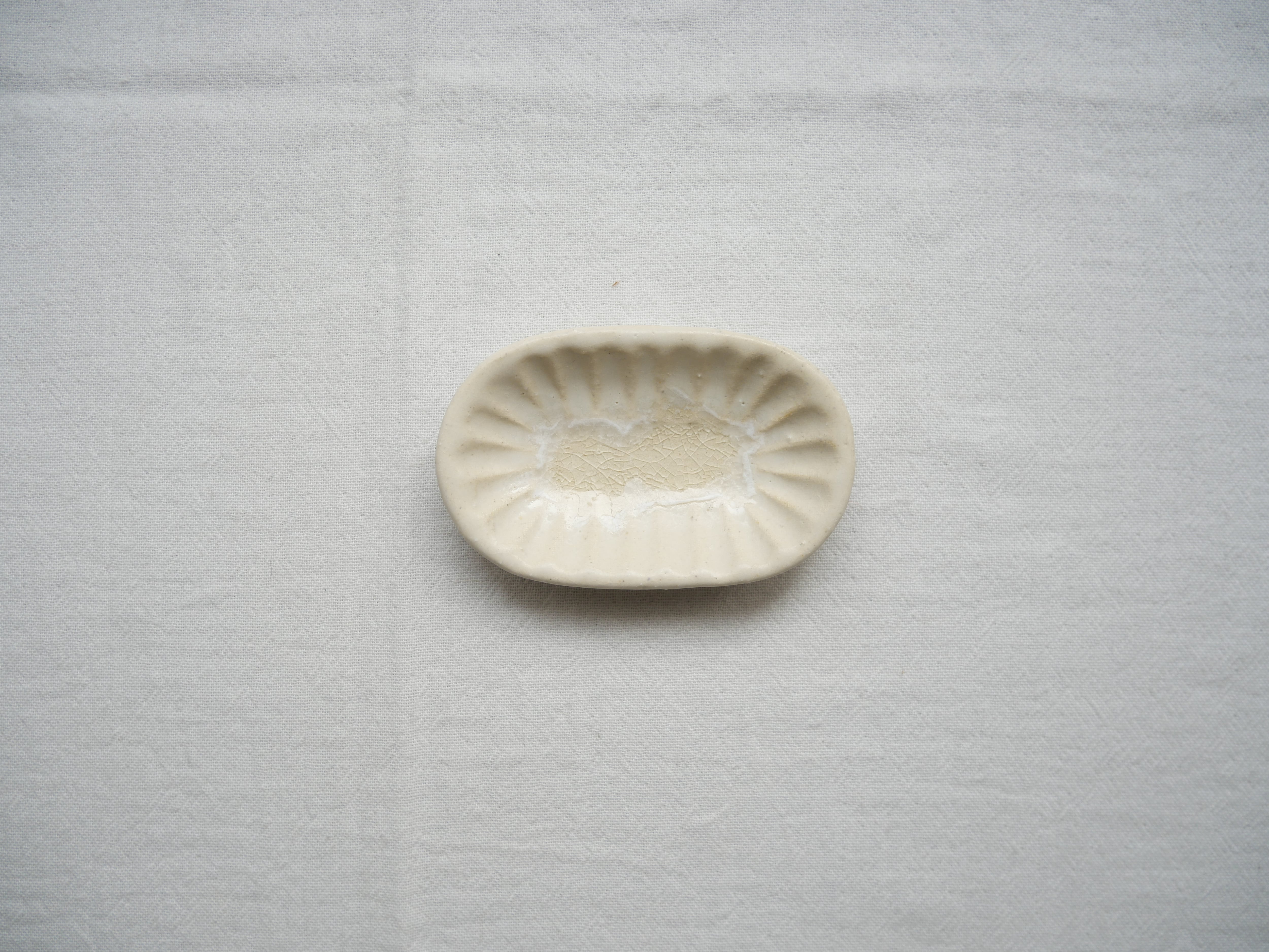 y-40. 石原ゆきえ 豆皿(ガラス白)
