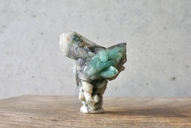 セラドナイト / スティルバイト  Celadonite / Stilbite