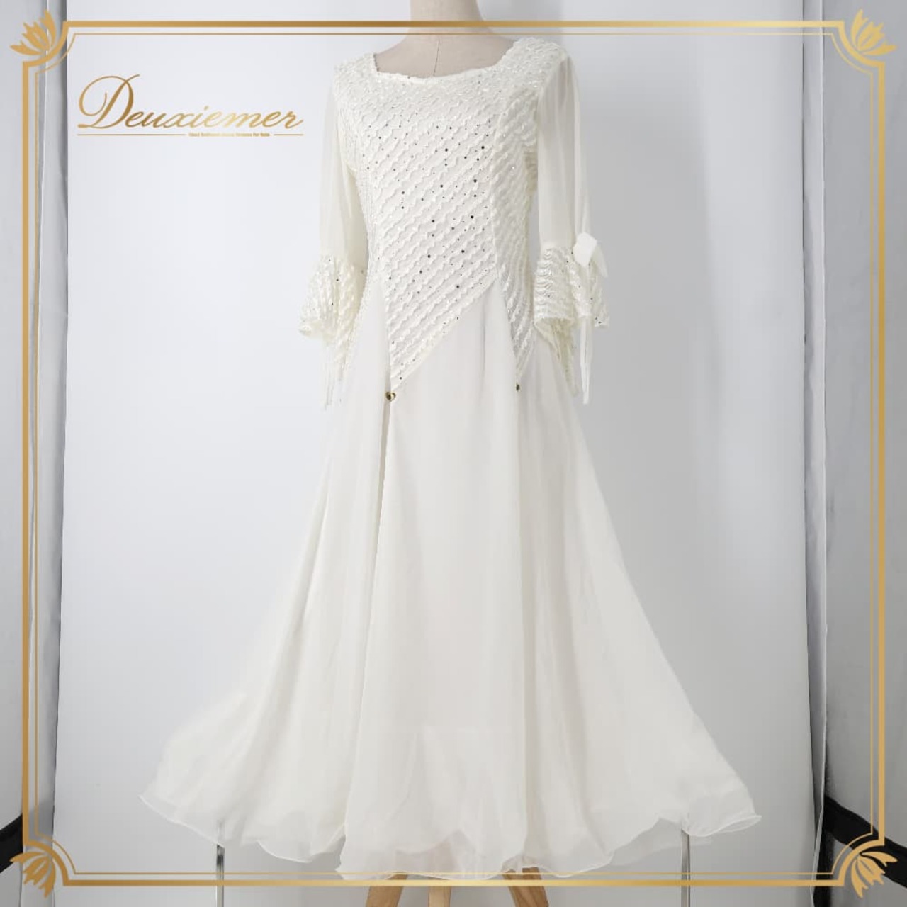 社交ダンス 衣装 prima boutique プリマブティック ドレス ワンピース ホワイト系 チョーカー ホログラム 白 金 明るい 華やか 練習 レッスン ダンス衣装 イベント ステージ パーティー 上品 かわいい キラキラ ゴールド系 シルバー系