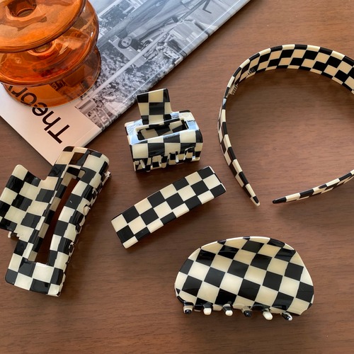 Checker hair clip