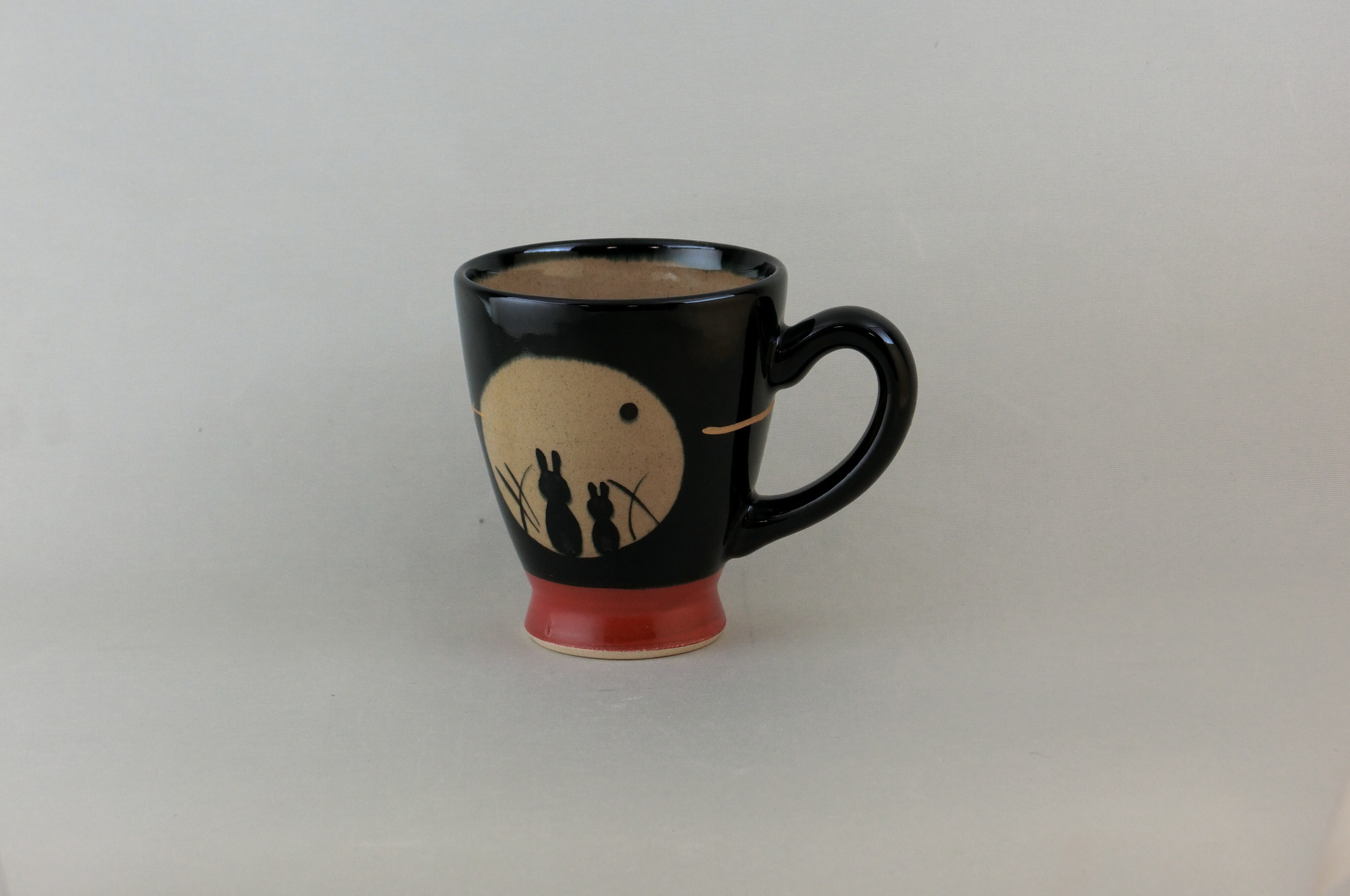 月うさぎマグカップ（黒）