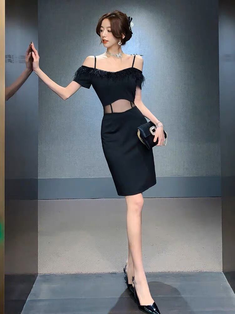 肩出しシックなワンピース G12CON0026