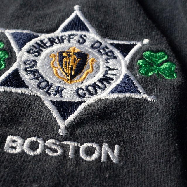 "SHERIFF'S DEPT. SUFFOLK COUNTY" vintage  '90s Embroidery T-Shirt