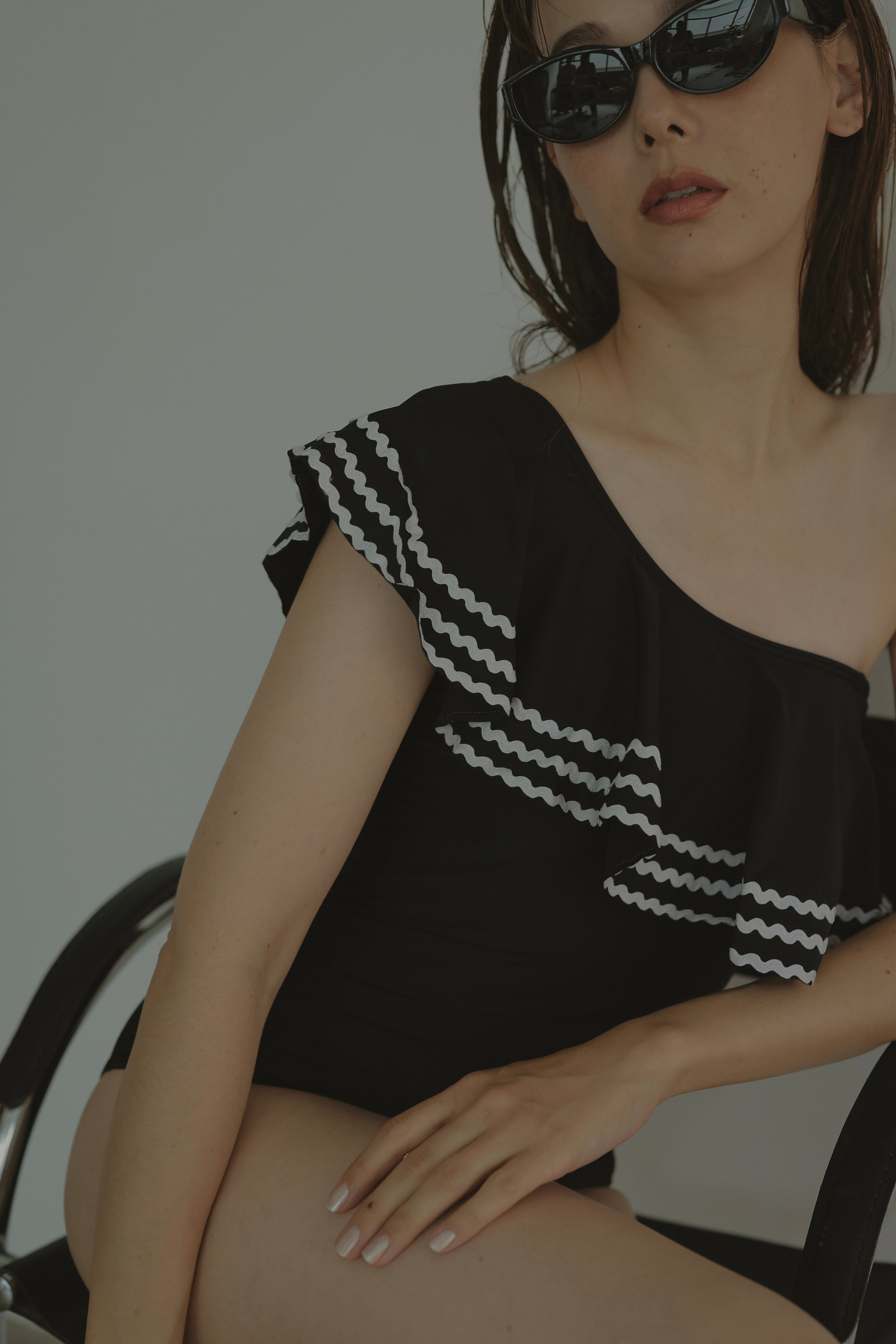 Namimami one shoulder OP/BLACK