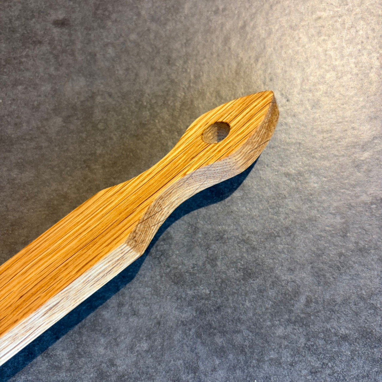 壁掛け棚（ミズナラ）　木工房 玄