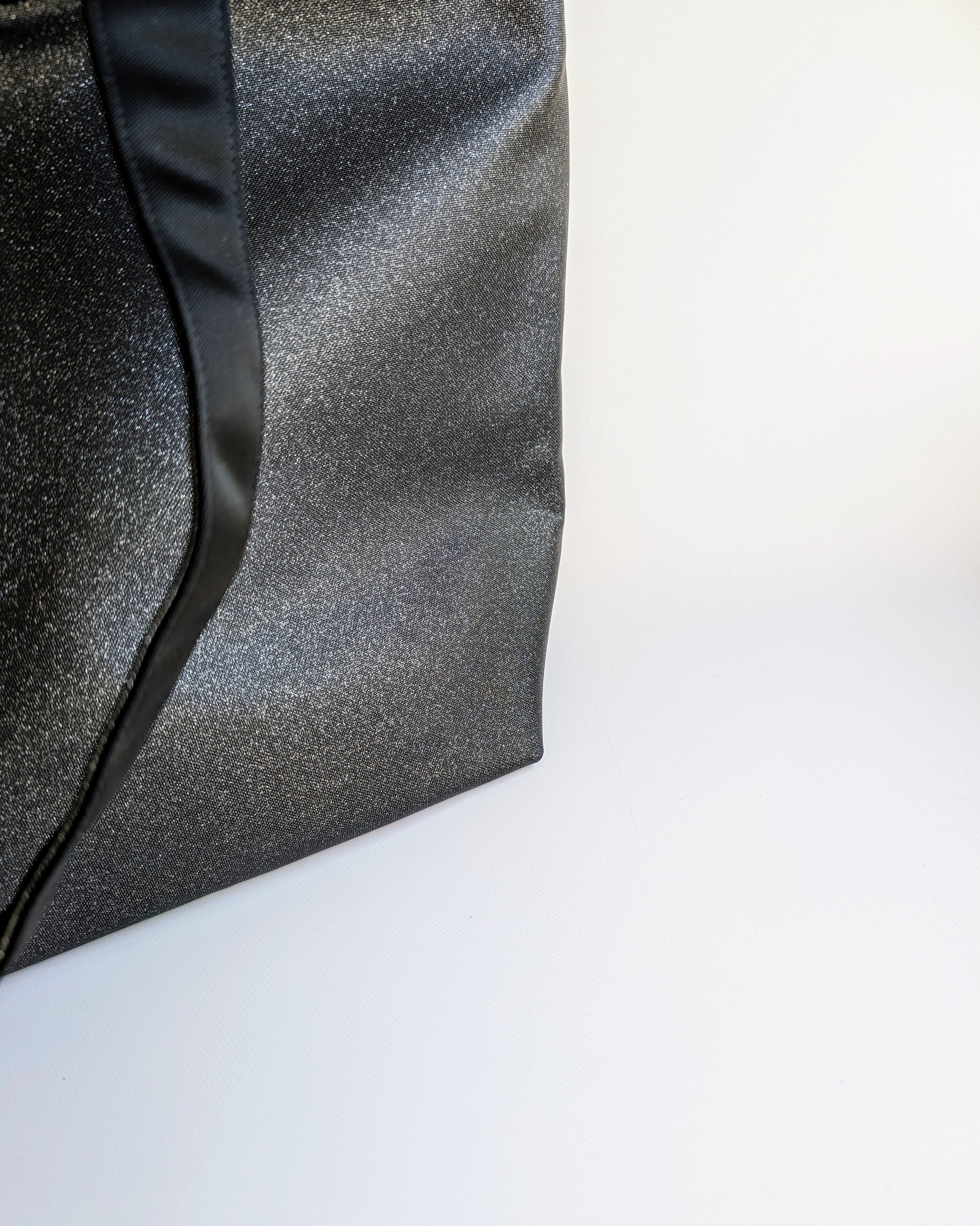 チャーム付き Kirara BIG tote Bag（ブラック） | IrodorI petit