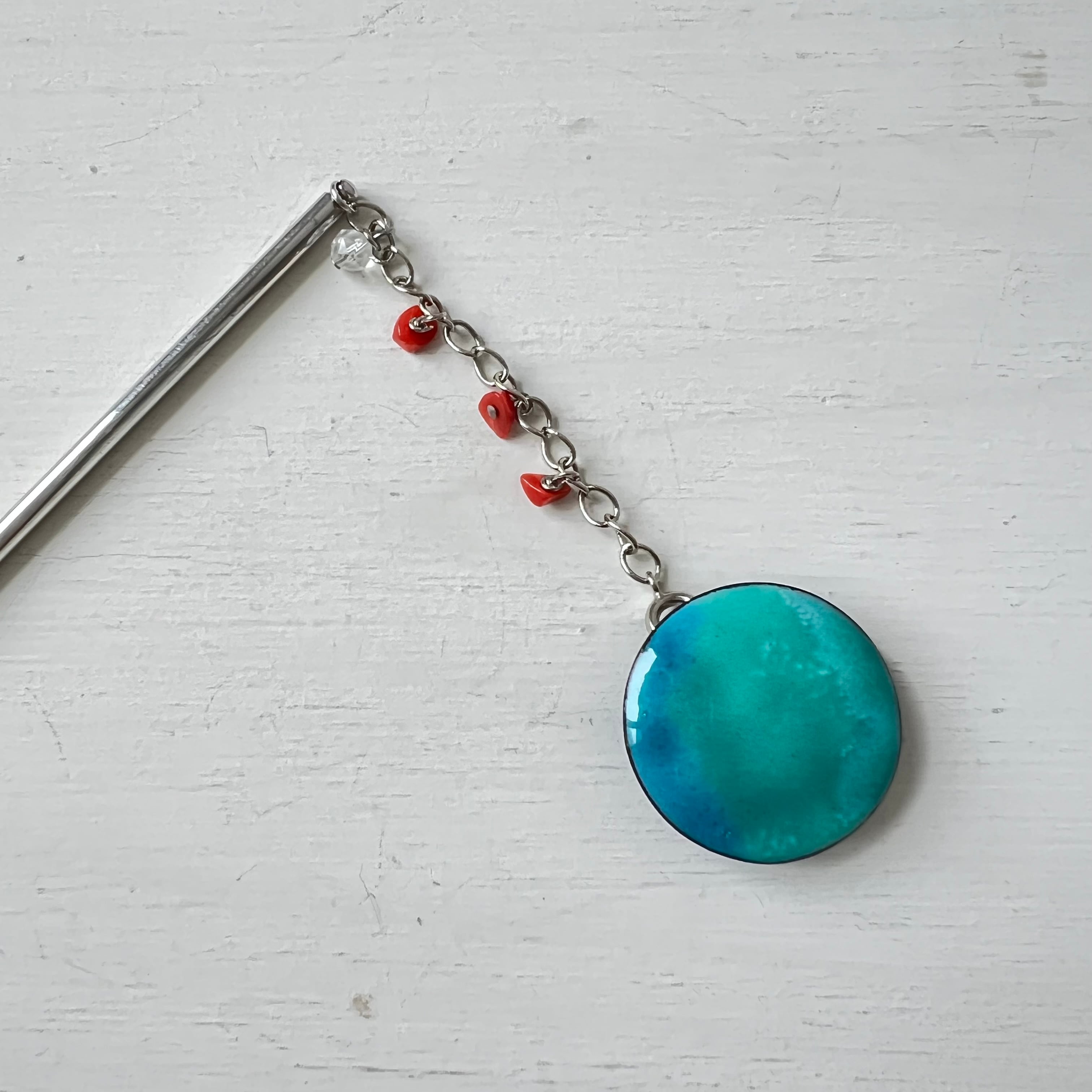 大人気！【便利アイテム】かんざし、根付け棒 天然石付！赤サンゴ