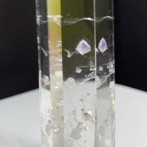 p130 フローライトin水晶ポイント