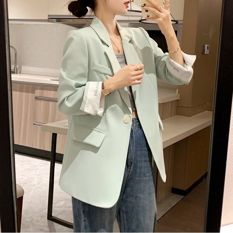 アウター レディース ジャケット テーラード 長袖 スーツ襟 オーバーサイズ ビッグシルエット 刺繍 ロゴ バイカラー裏地 ドロップショルダー シングルブレスト ポケット かわいい 大人可愛い きれいめ シンプル カジュアル 上品 エレガント 清楚 おしゃれ 綺麗 ナチュラル ラブリー キュート ガーリー 無地 通勤 通学 デート お出かけ 女子会 ワンサイズ ゆったり グリーン パープル ピンク イエロー ブルー 春 秋 冬 10代 20代 30代 着回し ファッション モテ S M L 送料無料