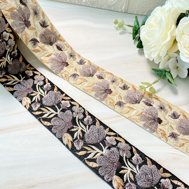 ☆★50cm単位販売★ 約50mm幅 　　グレー　花柄　インド刺繍リボン　ネム（合歓の花）