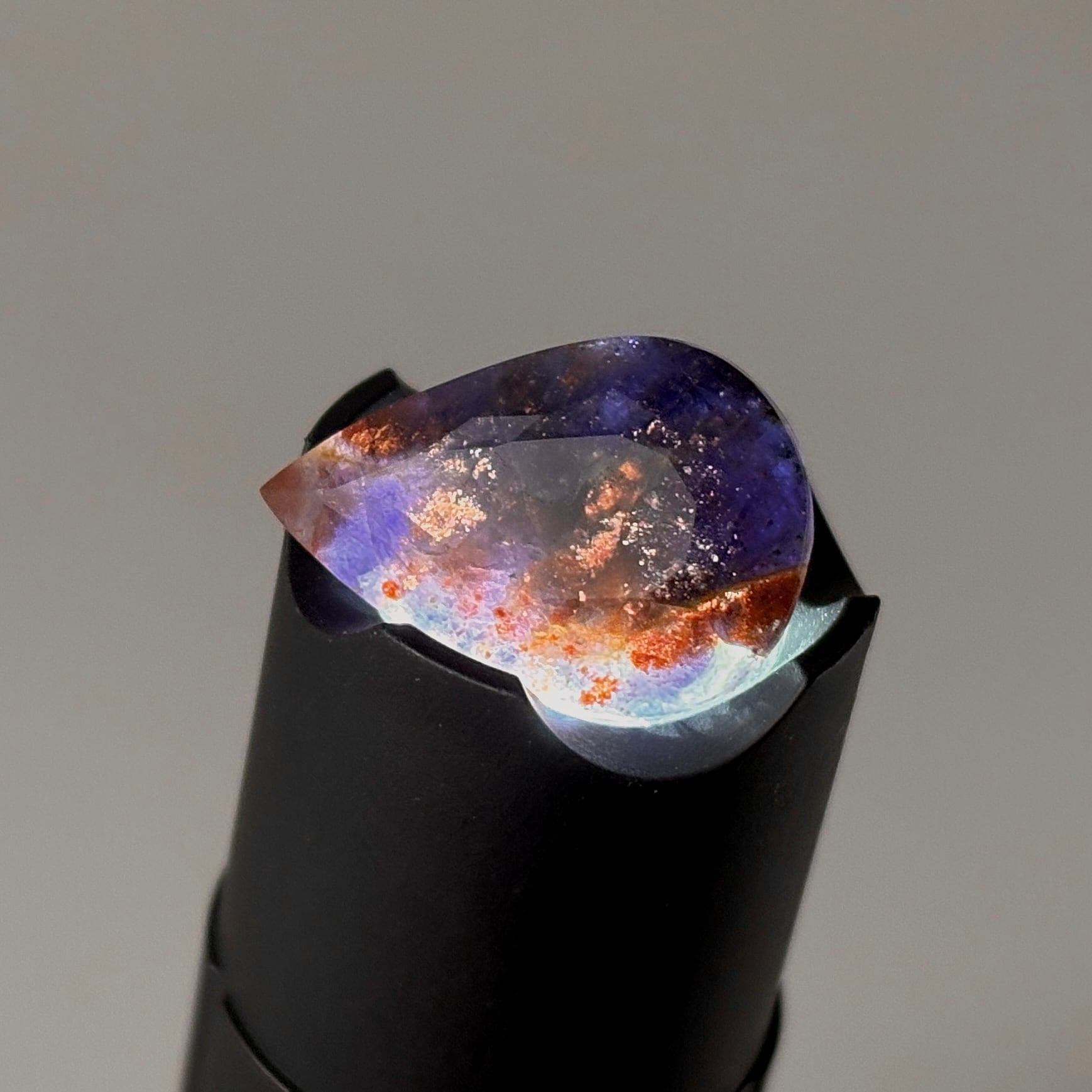 アイオライトサンストーン (ソ付) 10.53ct [01] | mit Stein