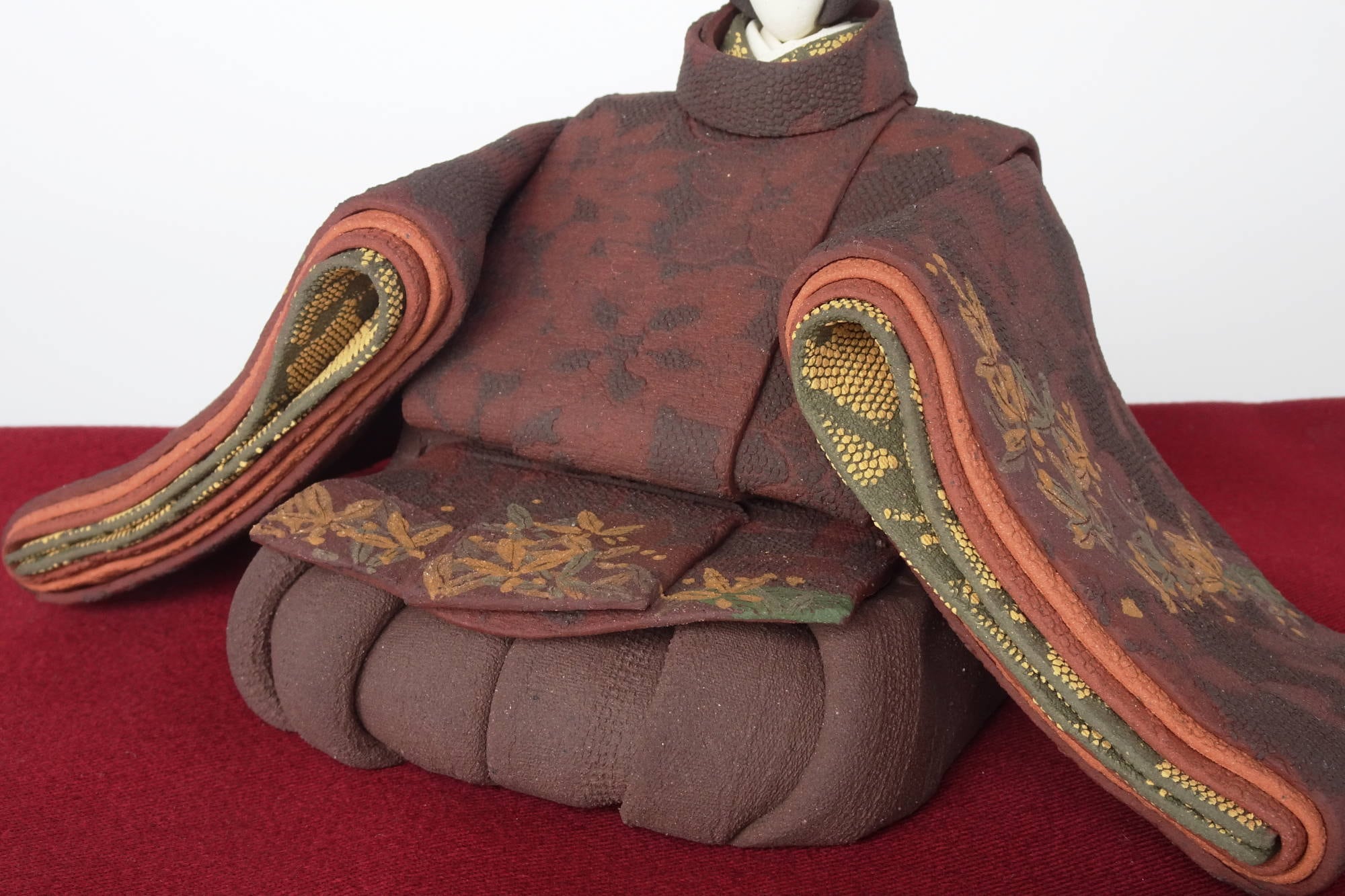 ひな人形(大) 陶雛 澤りか作 (女雛 エンジ、男雛 エンジ) お雛様(敷布