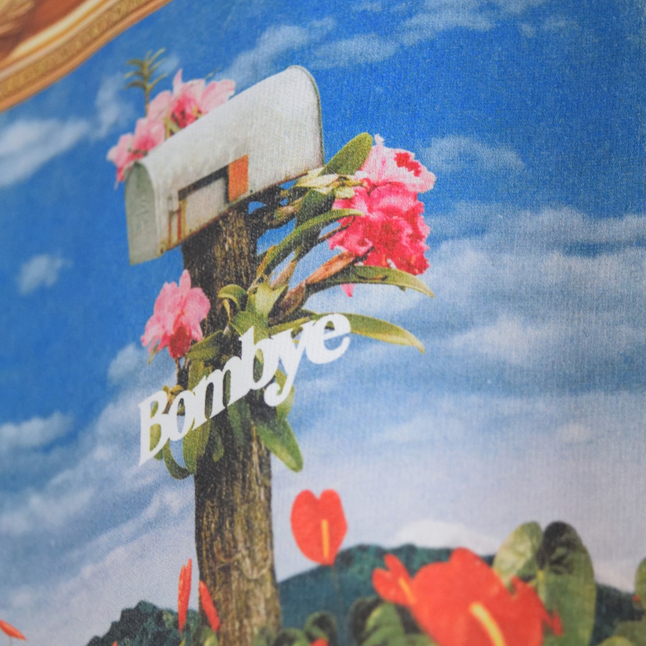 Bombye / T-Shirt(White)